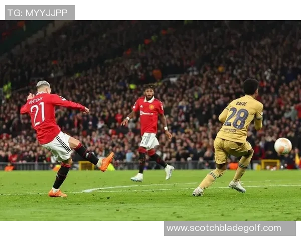 巴萨与曼联巅峰对决决赛精彩录像回顾与分析