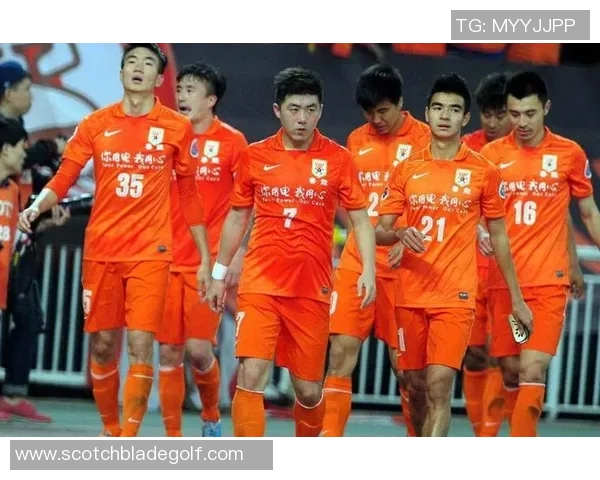 鲁能与大连在足协杯的激战中谁能笑到最后精彩对决即将上演